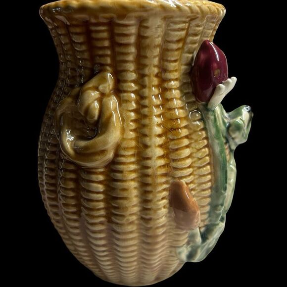 Vintage Majolica Frog on lily pad Vase 6. 1/2” tall - Picture 2 of 4